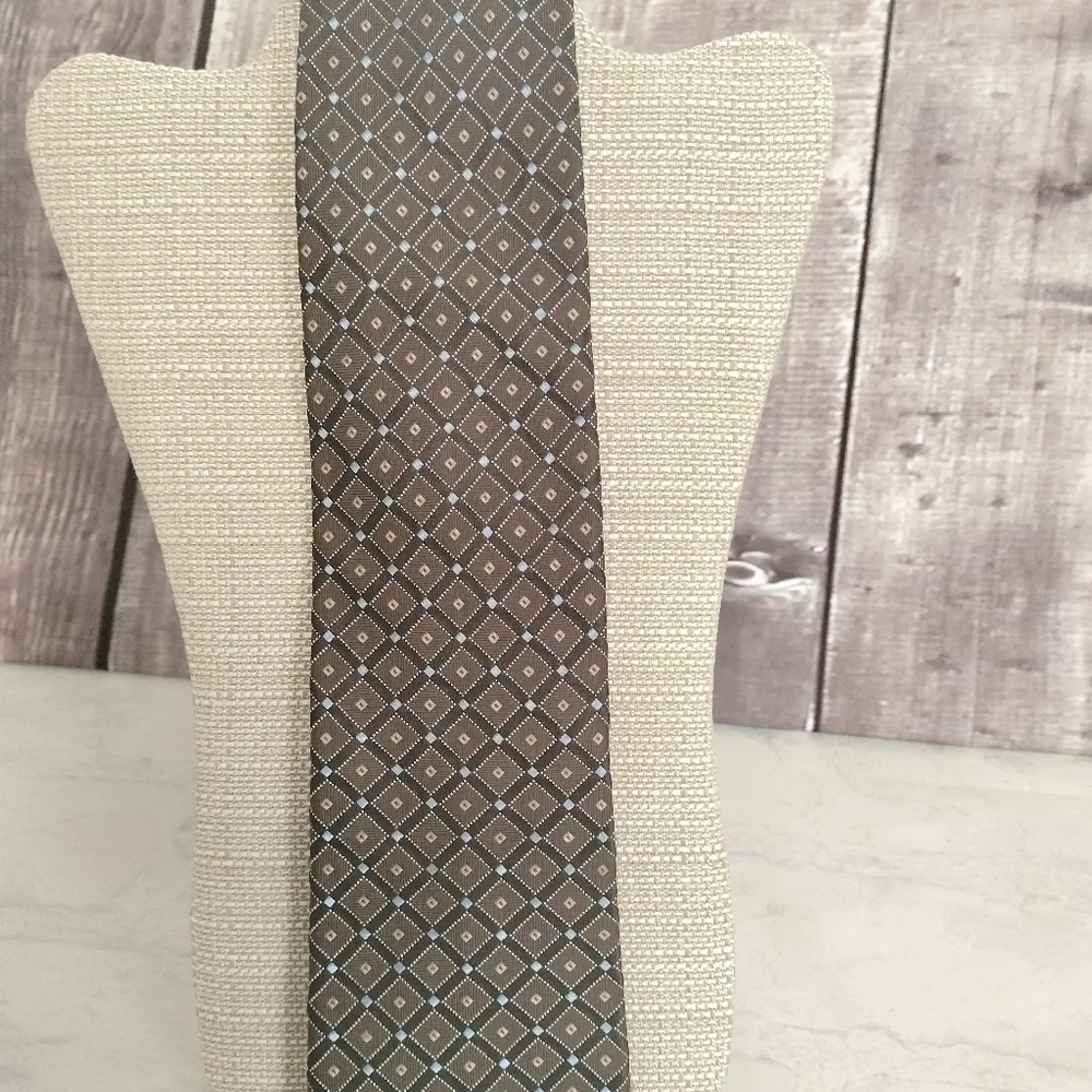 Nautica Brown Blue Geometric  Woven Men's Tie Necktie Silk Made in USA Formal